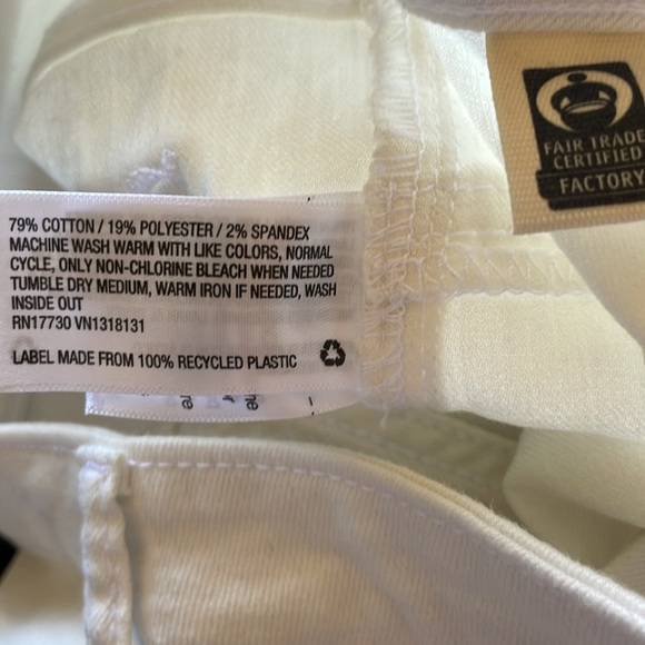 Wild Fable Creamy White Stretch Denim Highest Rise 3” Shorts Size 4/27 - Picture 10 of 12